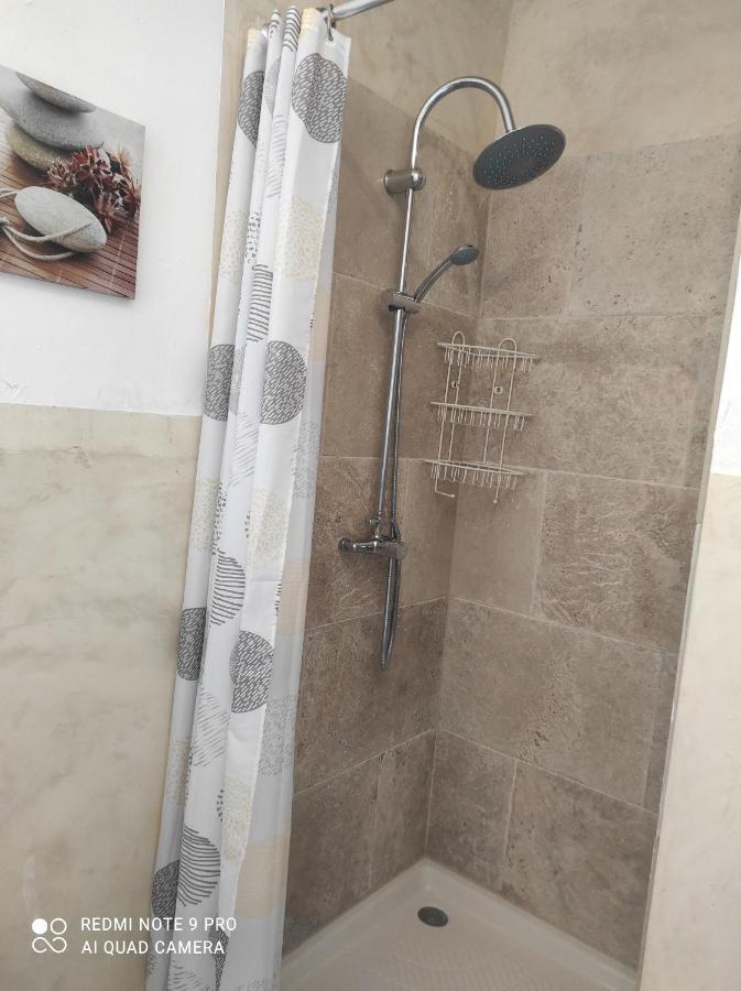 Entre blé et lavande Apartamento Bonnieux Exterior foto